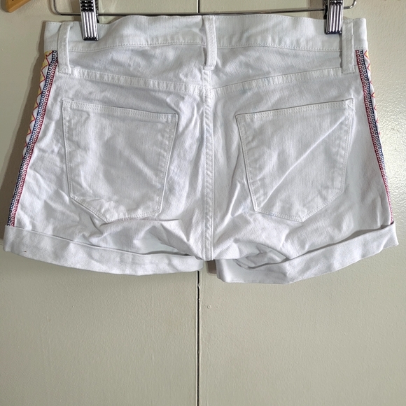 Gap Shorts - Picture 2 of 3
